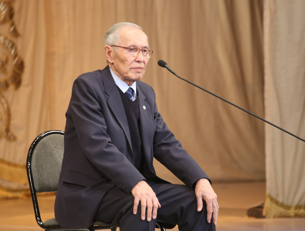 Сауытбек Абдрахманов. Қазақ әдебиеттануының патриархы