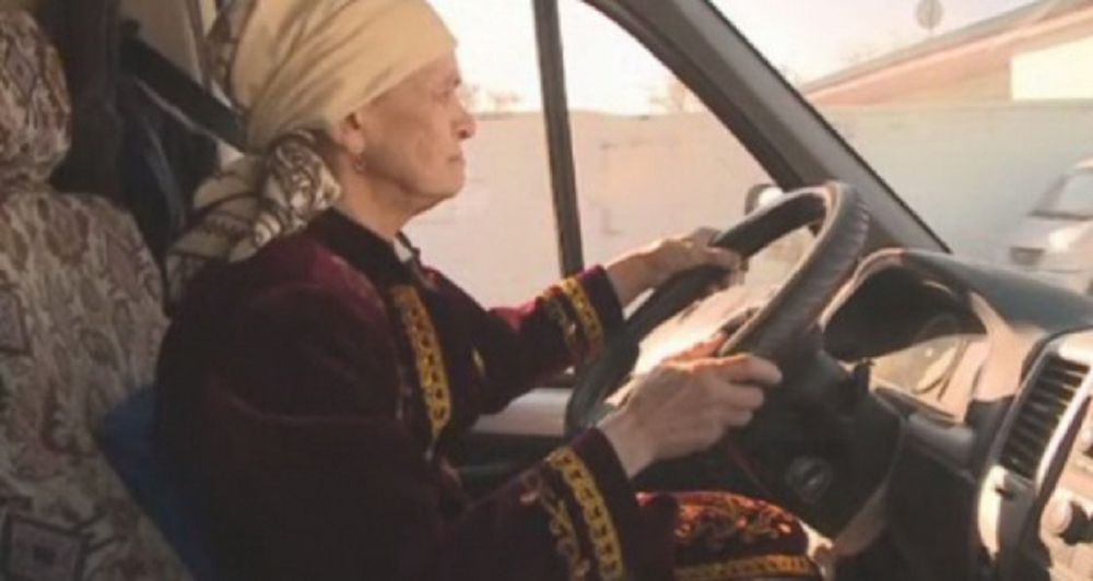 «Газельді» тізгіндеген әже