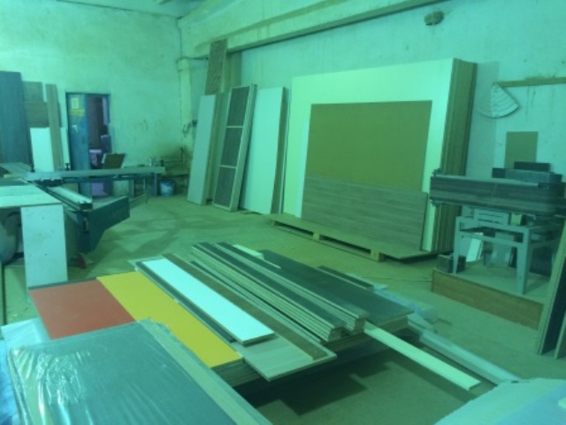 Атыраулық ару жиһаз шығарумен айналысады