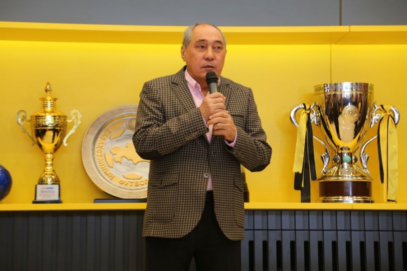 Құралбек Ордабаев футболдан ұлттық құраманың ойынын сынға алды