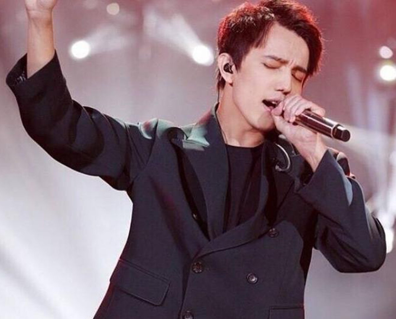 ​CCTV Димаш Құдайберген туралы арнайы хабар таратты (видео)