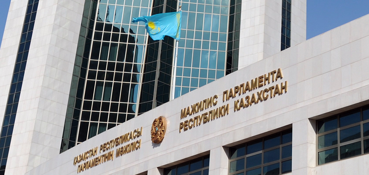 Жарнама қызметіндегі мәселе шаш етектен 