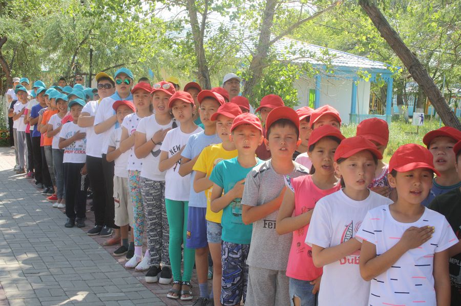 Балалар Бектау ата баурайында демалады