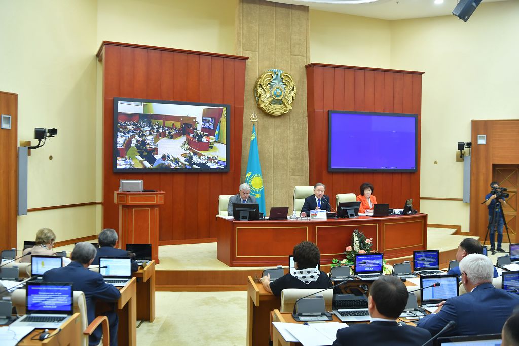 Мәжіліс тарихи шешімдер қабылдады