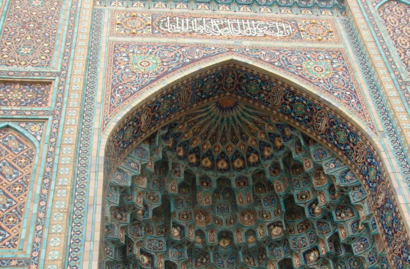 Әнет бабаның есімі берілді