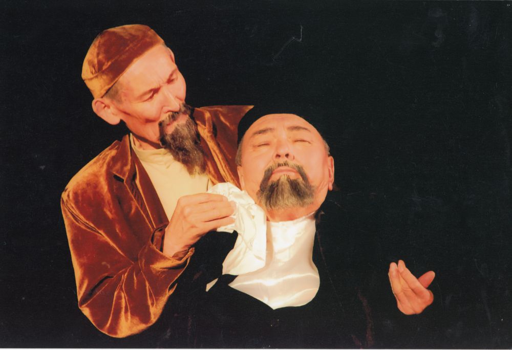 Сексендегі сергек актер