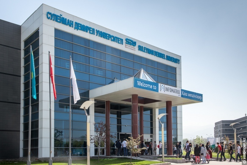 Алматыда мультилингвизм мамандары бас қосты