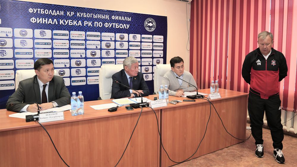 Сапарбаев «Ақтөбе» футбол командасымен кездесті