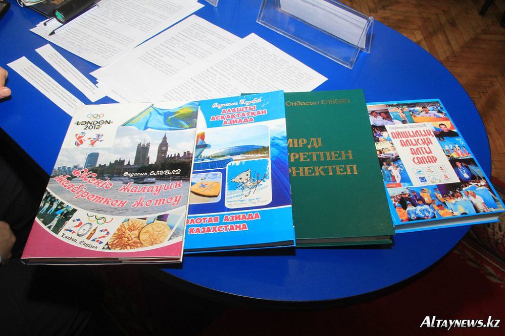 Белгілі журналист Оң­дасын Елубай Зайсан ауданында шығармашылық кездесу өткізді