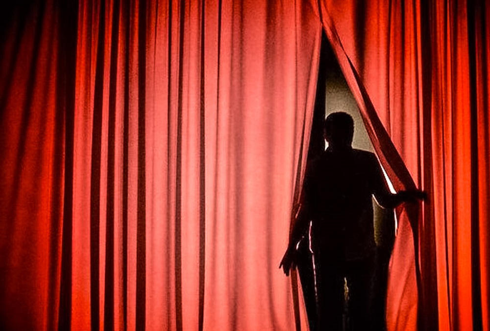 Қаллеки театры жас драматургтерді шақырады