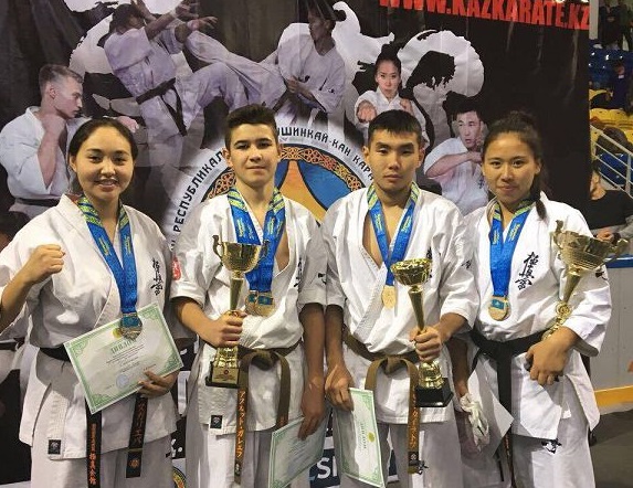 Киокушинкай-кан каратэден көкшатаулықтар топ жарды