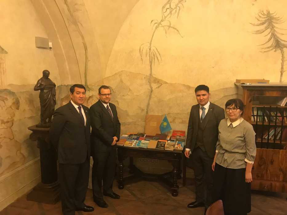 Прагада «Қазақстан әдебиеті мен мәде­ниеті» орталығы ашылды