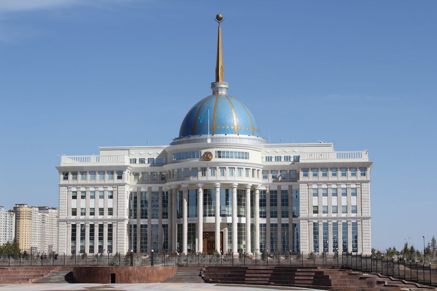 Нұрсұлтан Назарбаев Шавкат Мирзиёевке көңіл айтты