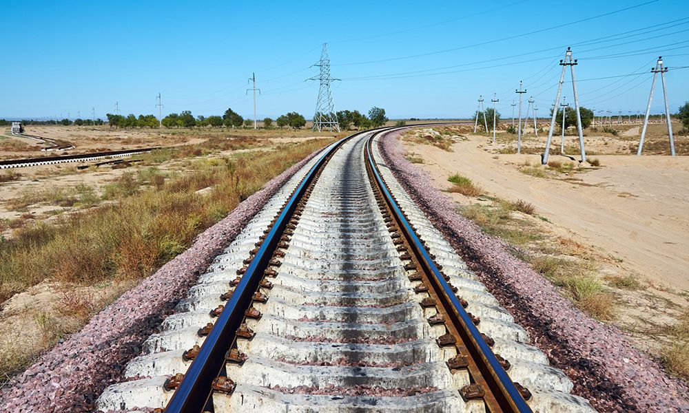 Енді Алакөлге пойызбен барамыз