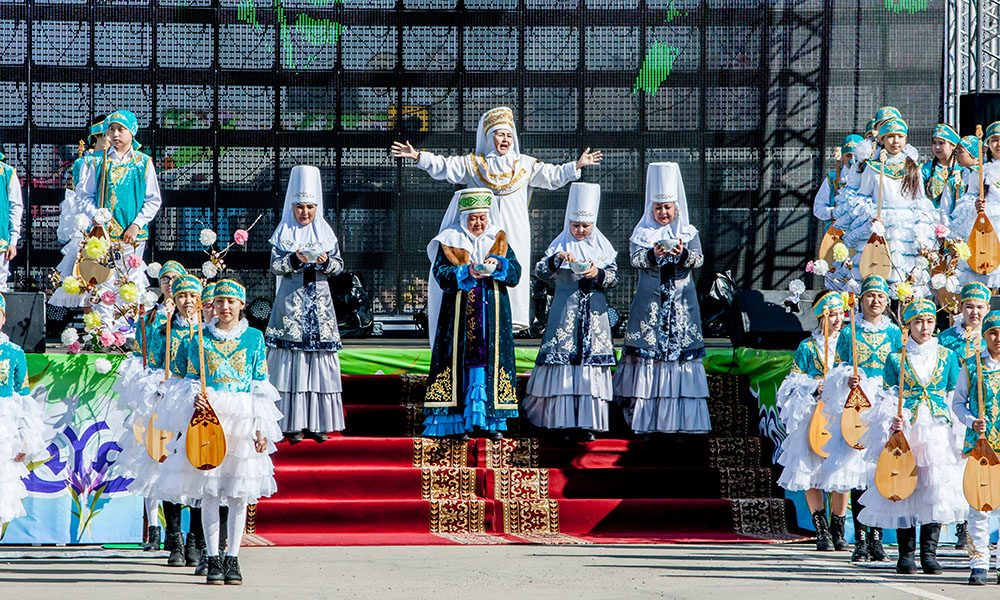 Өскеменде Астананың 20 жылдығына орай 20 киіз үй тігілді
