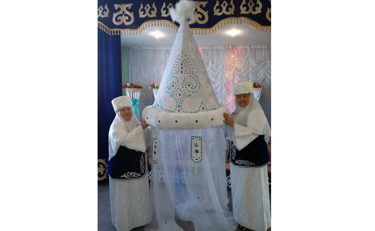 Сәні келіскен сәукеле