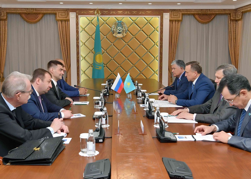 Сенат Төрағасының орынбасары «Единая Россия» партиясының өкілімен кездесті