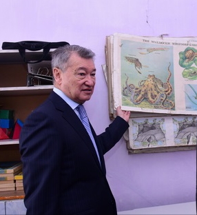 Бағдарлама – біздікі, көрнекіліктер – кеңес заманынан