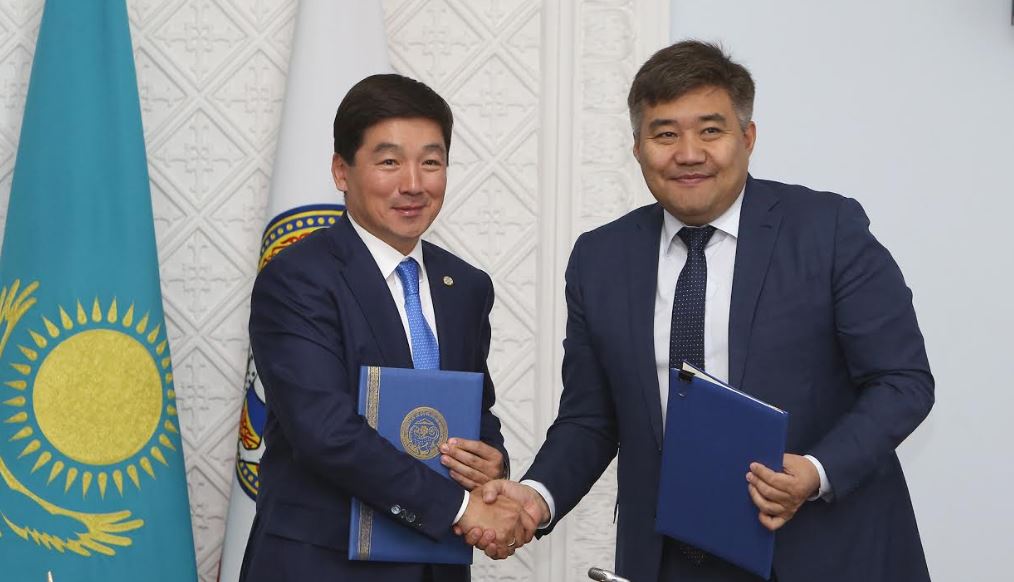 Дархан Кәлетаев пен Бауыржан Байбек азаматтық қоғамды дамыту жөніндегі Жол картасына қол қойды