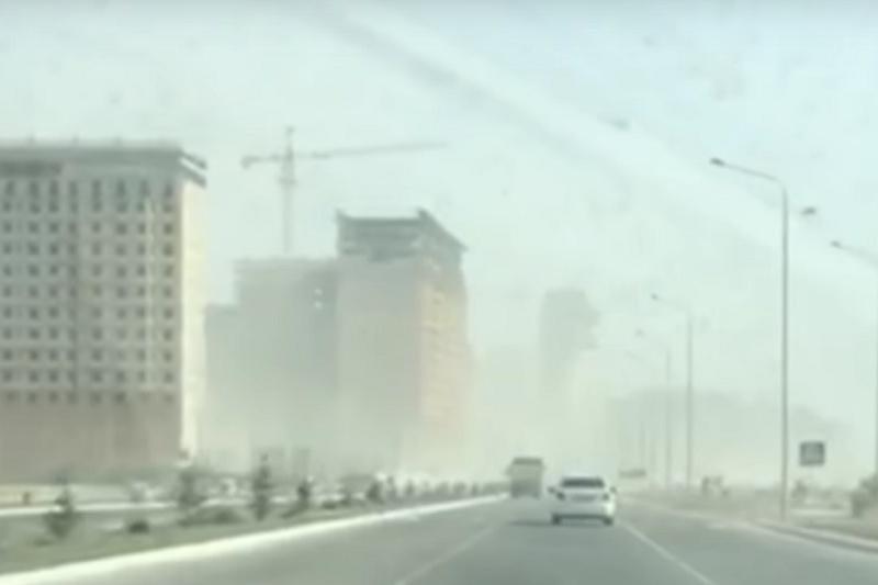 Ақтаудағы шаңды дауылдан бірнеше рейс бөгеліп қалған