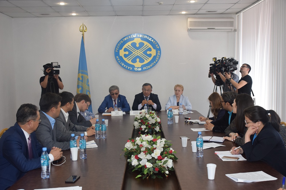 ҚРКФ әлеуметтік серіктестерімен бірге республикалық акцияны бастады