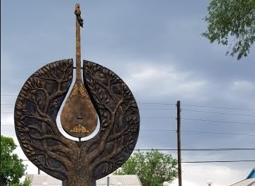 ШҚО-да домбыраға ескерткіш қойылды