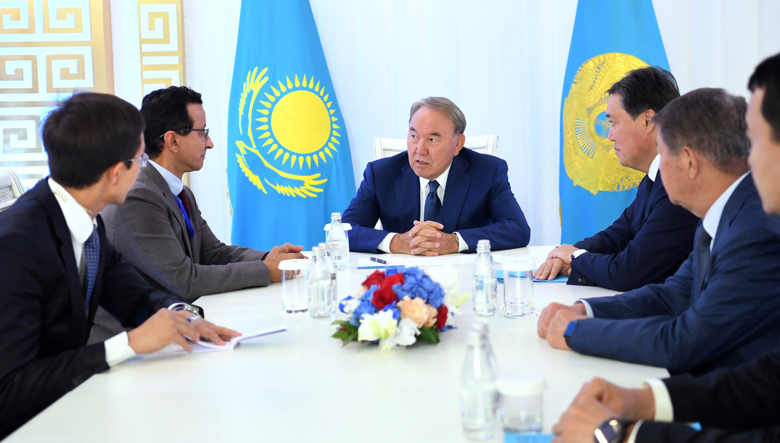 Қазақстан Президенті «DP World» компаниясы басқармасының төрағасымен кездесті
