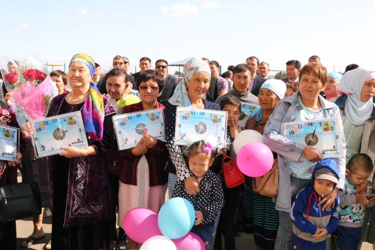 Ақтөбе облысындағы «Нұрлы жер» бағдарламасымен көпбалалы отбасылар баспана алды