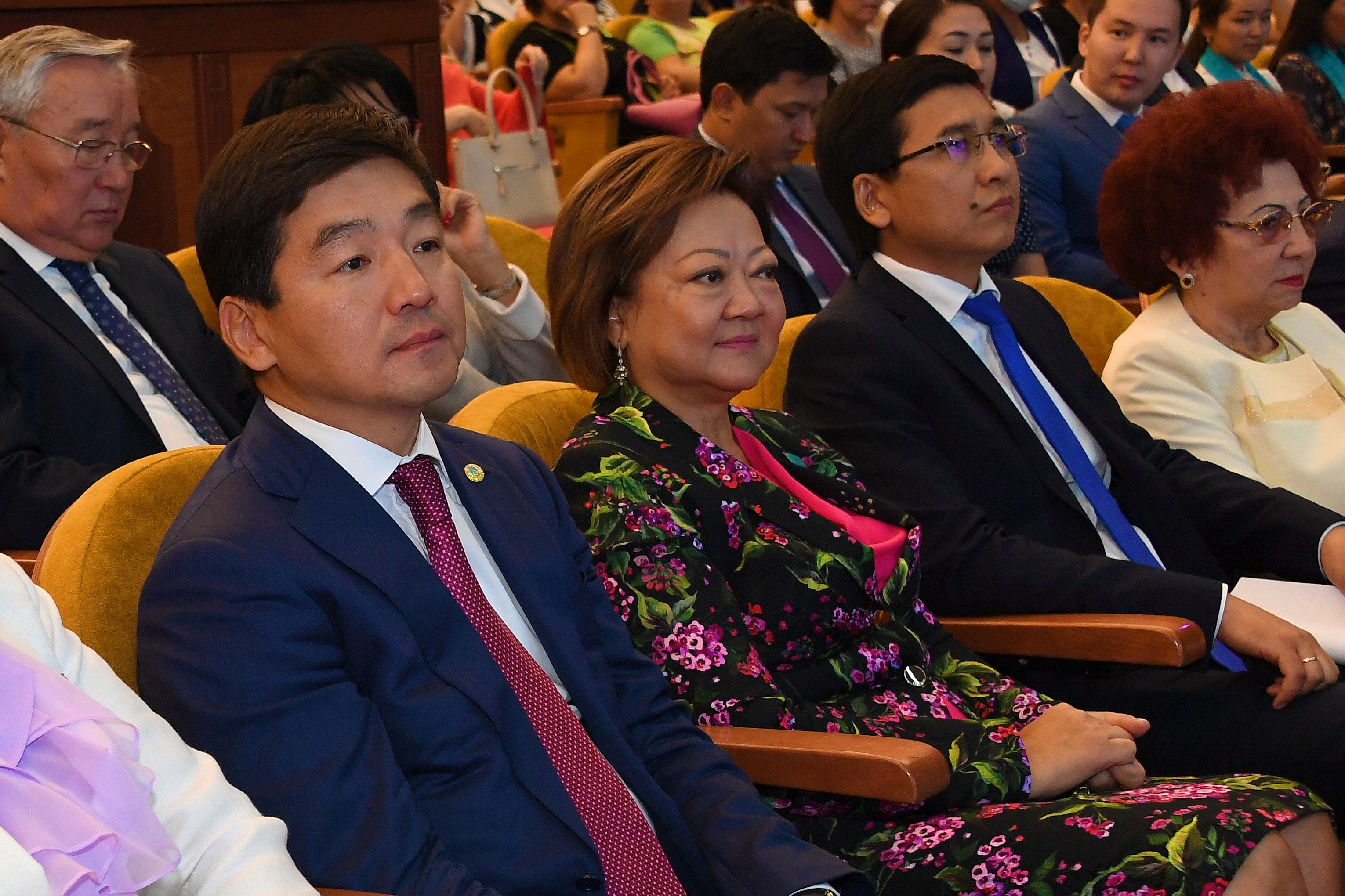 Сенатор Динар Нөкетаева Алматыда тамыз кеңесіне қатысты
