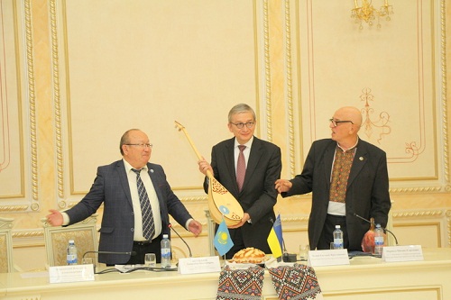 Павлодарға  Дүниежүзілік Украиндар конгресінің президенті Евгений Чолий келді