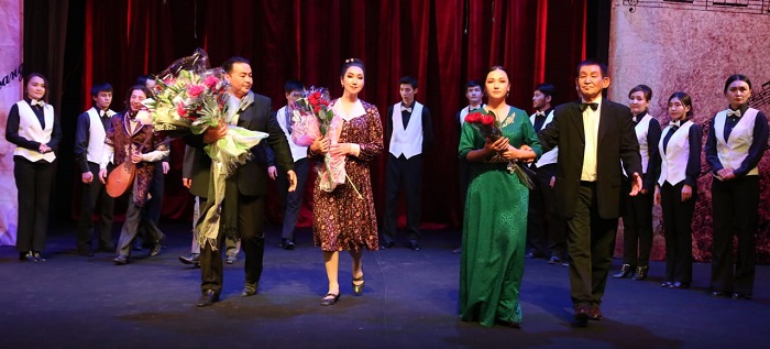 Орал театрында «Мұқағали, Нұрғиса» қойылымы сахналанды