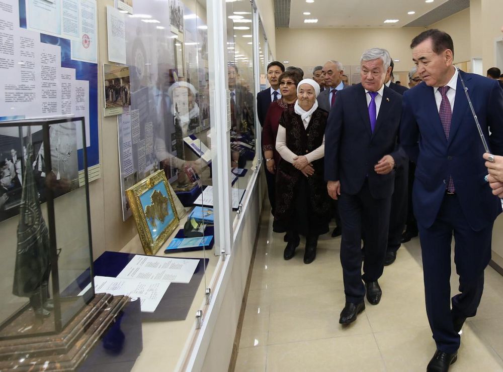 Елбасы кітапханасының көшпелі қоры көрмесі – Ақтөбеде