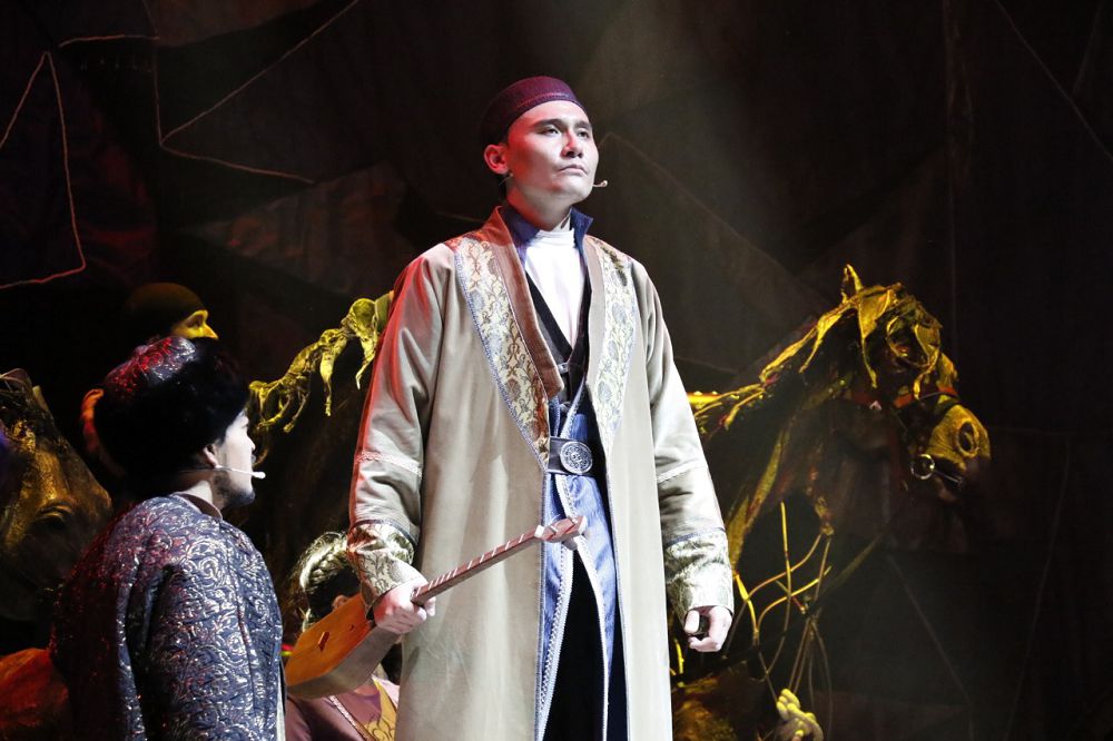 «Алатау» өнер театрында Жамбыл бабамызға арналған «Жыр-жолбарыс» спектаклі қойылды