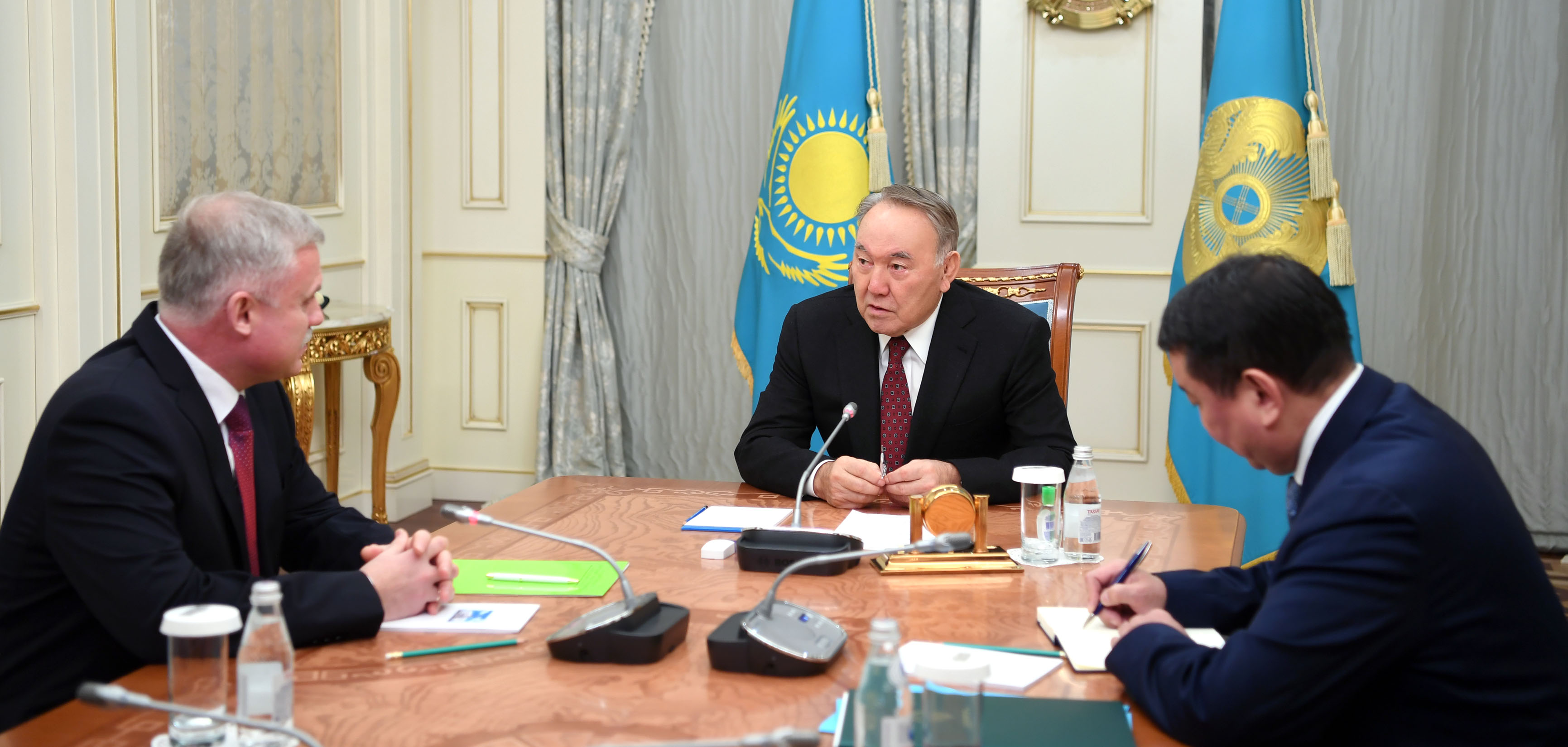 Елбасы Беларусь Республикасы Қауіпсіздік кеңесінің Мемлекеттік хатшысы Станислав Засьпен кездесті