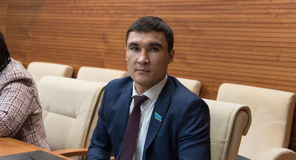 Серік Сәпиев депутаттықтан кетті 