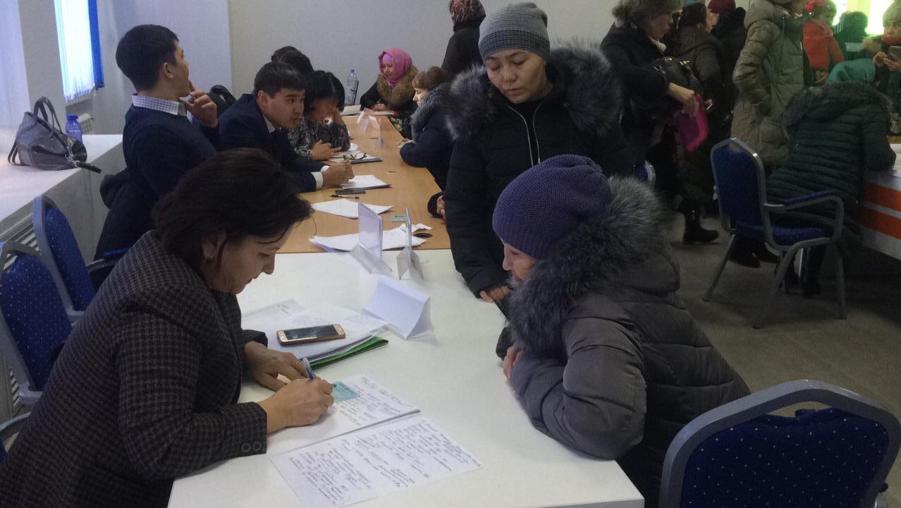 Мұқтаж жандардың мұңын тыңдады