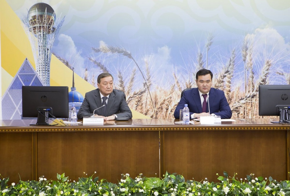 Жеңіс Қасымбек АШМ ұжымына жаңа министрді таныстырды