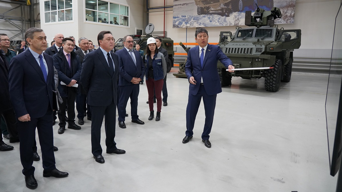 А. Мамин қорғаныс өнеркәсібі кешенін дамыту мәселелері жөнінде кеңес өткізді