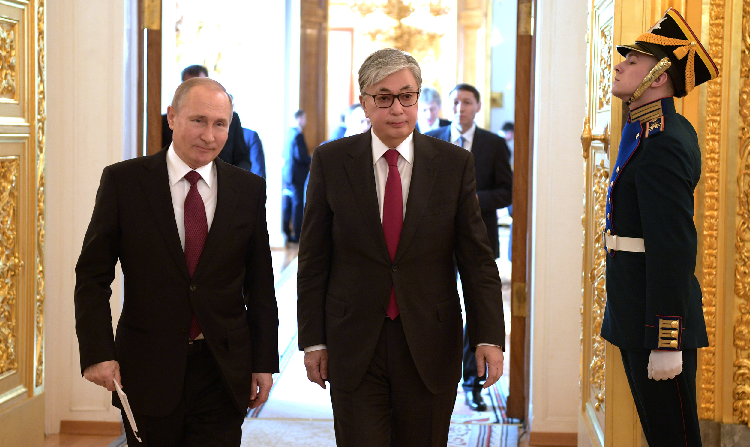 Қасым-Жомарт Тоқаев Владимир Путинмен жүргізген келіссөздер қорытындысы бойынша бұқаралық ақпарат құралдарының өкілдері үшін брифинг өткізді