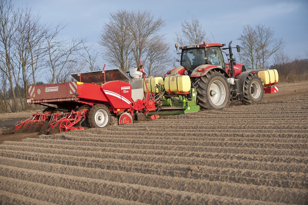 Диқандар қырдағы қызу еңбекке аттанады