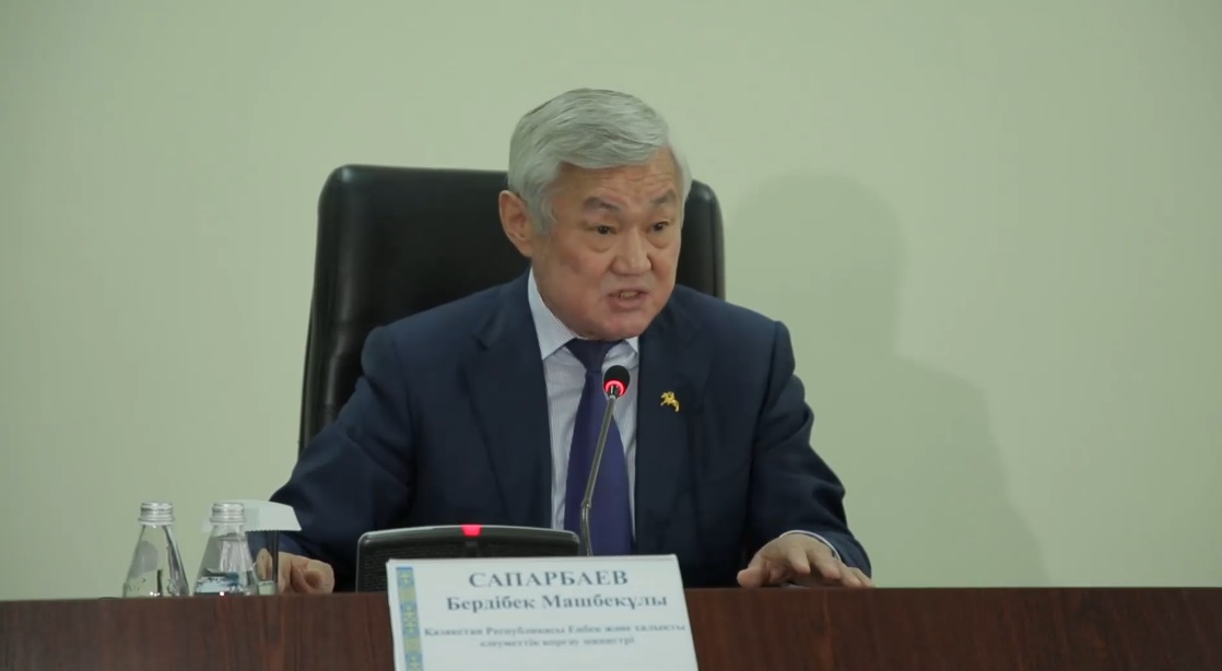 Елордадағы көп балалы аналармен кездесті