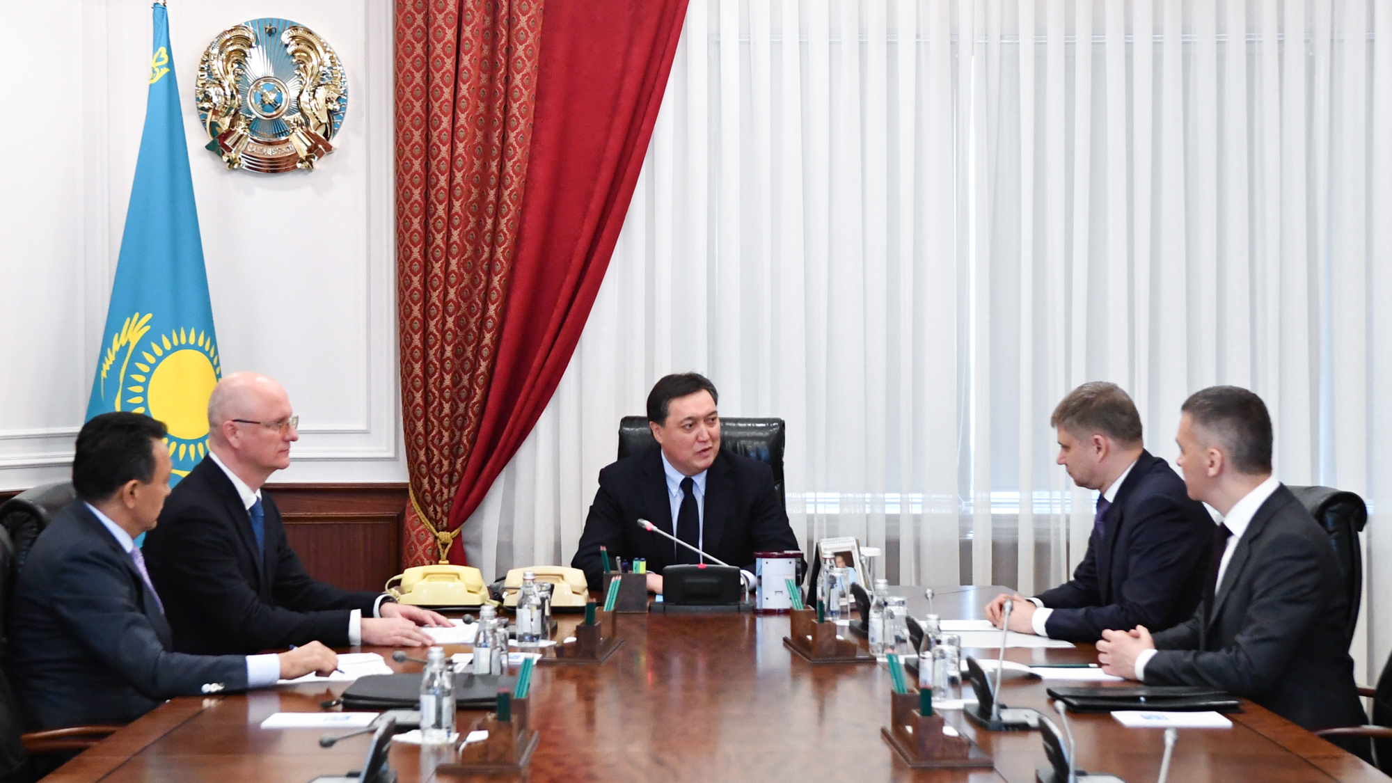 А. Мамин О. Белозеровпен кездесу өткізді