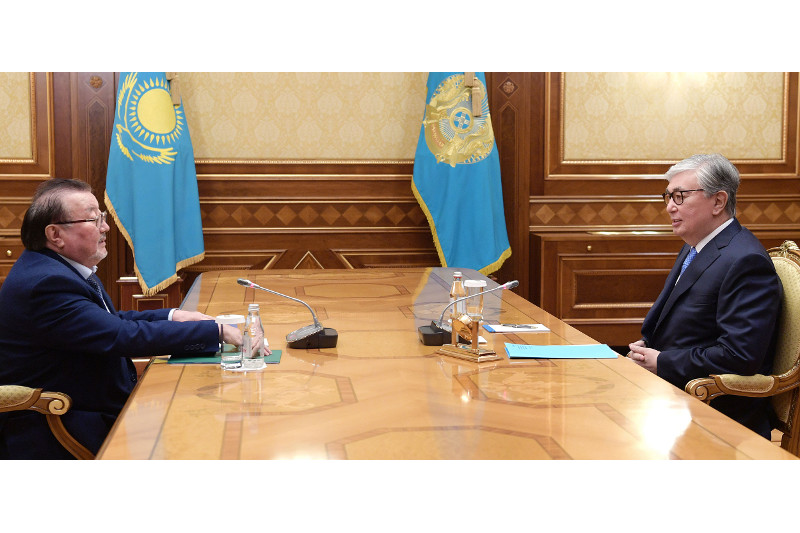 Қ. Тоқаев Қазақстан Жазушылар одағының төрағасы Ұлықбек Есдәулетті қабылдады
