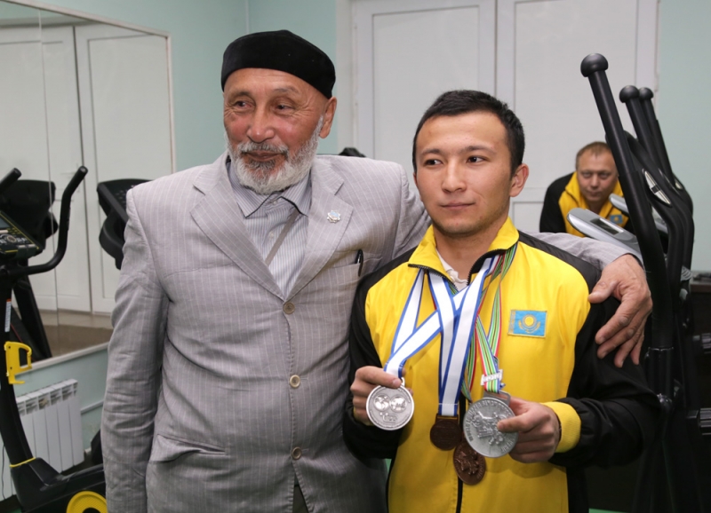 Қарағандылық пауэрлифтер әлем рекордын жаңартты