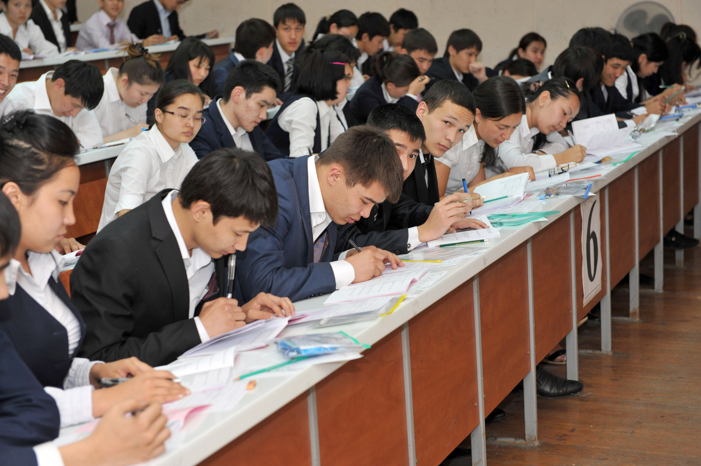 30-дан астам түлек ҰБТ-ны ағылшын тілінде тапсырмақ