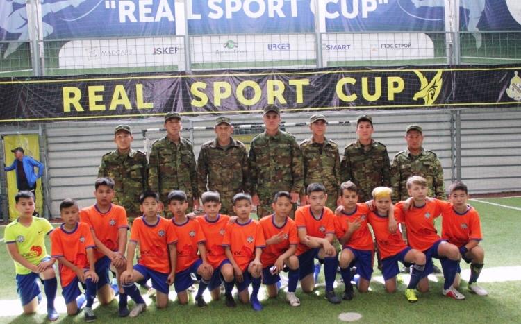 Атырауда жас футболшылар өрттен құтқарылды