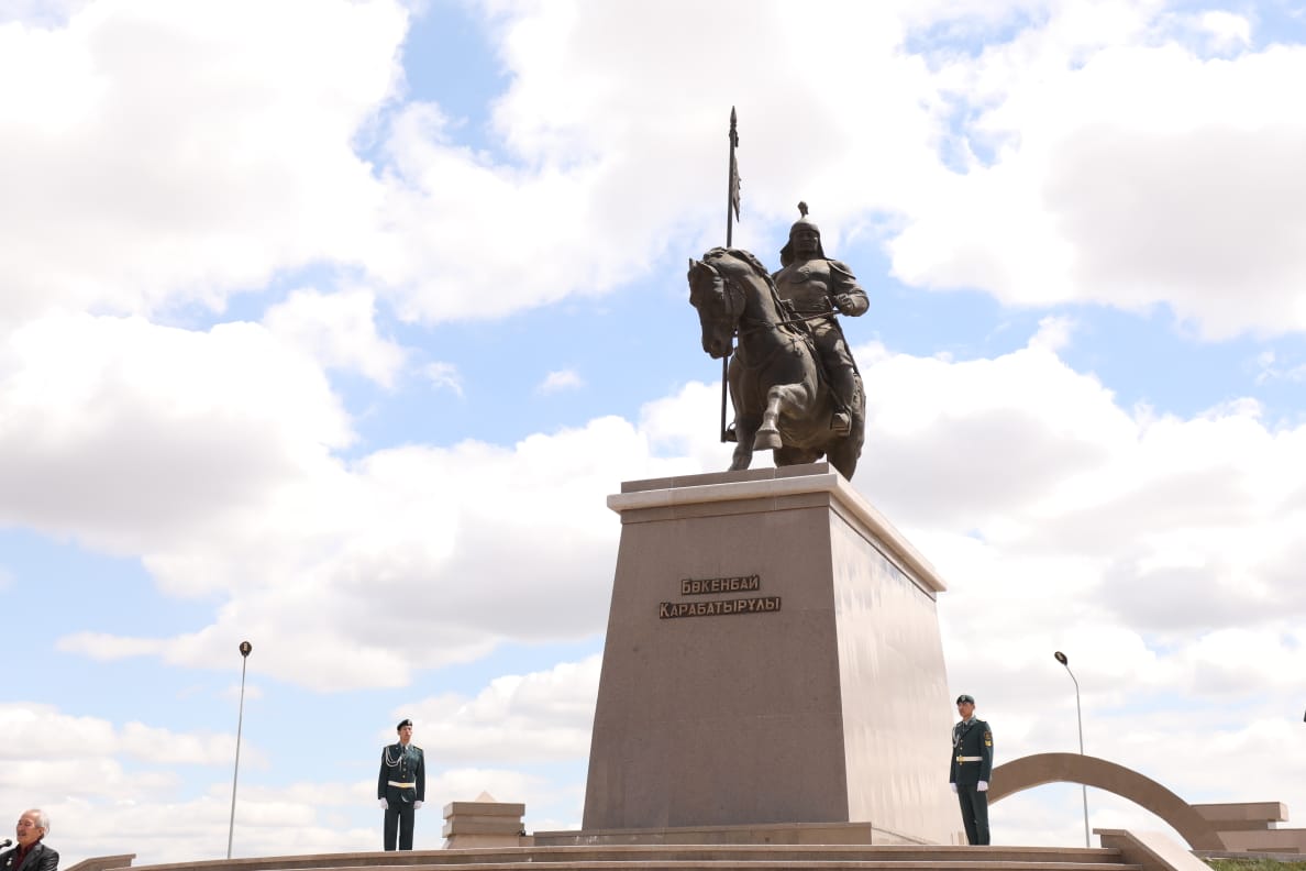 Ақтөбеде Бөкенбай батырдың  ескерткіші ашылды