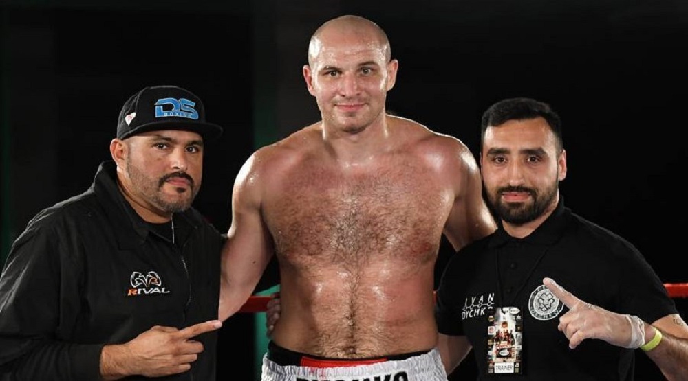 Иван Дычко америкалық боксшымен жұдырықтасады