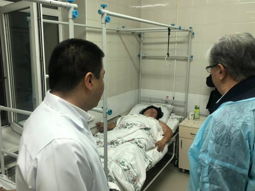 Қасым-Жомарт Тоқаев жарақаттанған азаматтардың көңілін сұрады