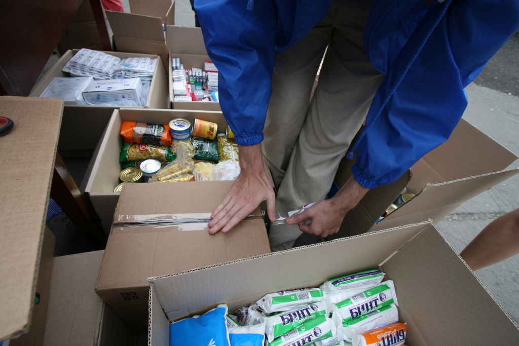 Семейліктер Арыс тұрғындарына көмек қолын созды